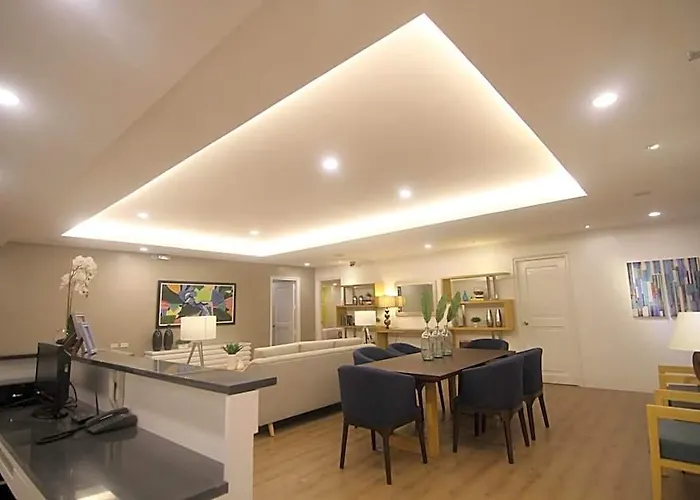 Bryan Makati Near Airport Отель Манила
