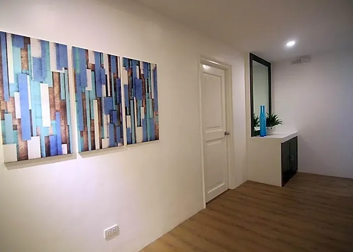Bryan Makati Near Airport 4*