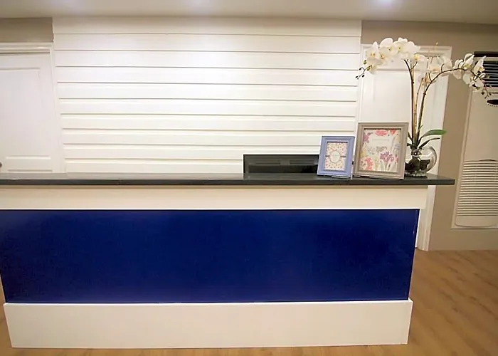 Bryan Makati Near Airport Отель 4*