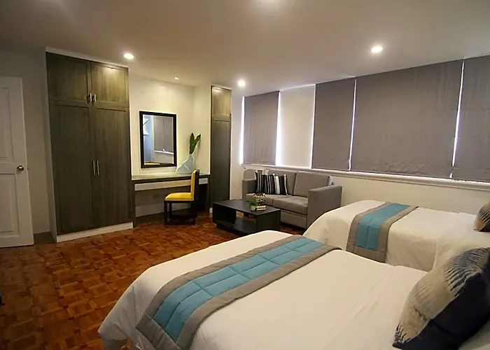Отель Bryan Makati Near Airport 4*