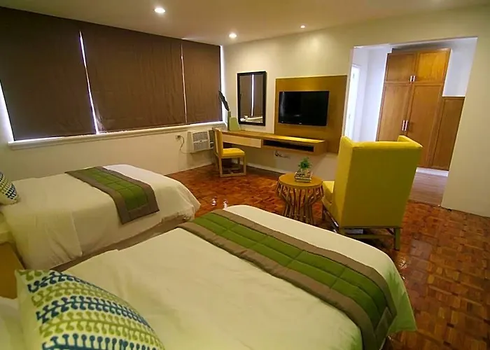 Отель Bryan Makati Near Airport 4*