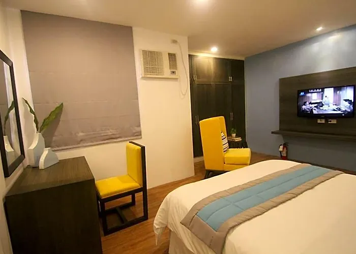 Bryan Makati Near Airport Отель